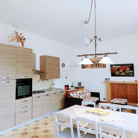 Casa Vacanze Sole E Mare เตวลาดา ภายนอก รูปภาพ